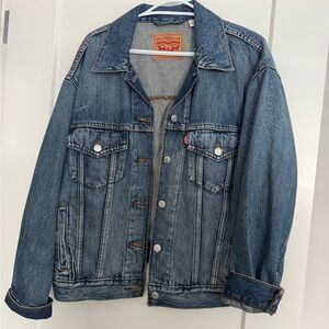 Women’s Levis 90s trucker jacket